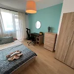 Al Malina 3Bdr Family Apt With Parking Space Near Airport And Iec