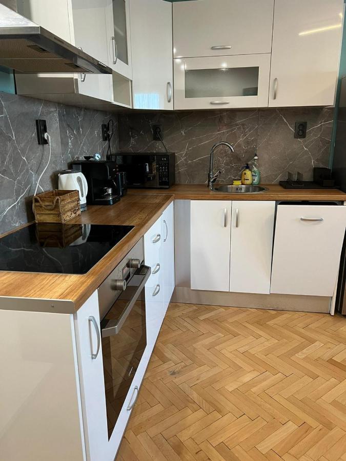 Al Malina 3bdr Family With Parking Space Near Airport And Iec * Sofia