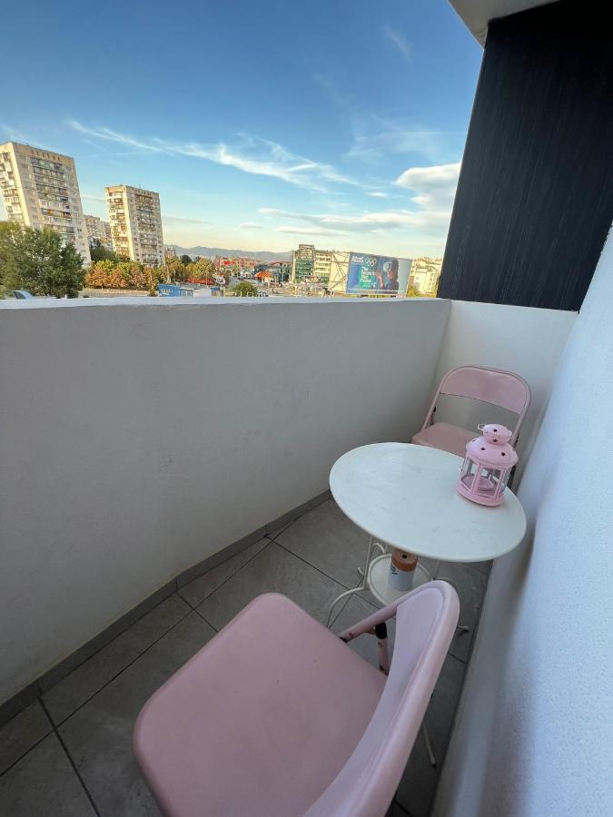 Al Malina 3bdr Family With Parking Space Near Airport And Iec *